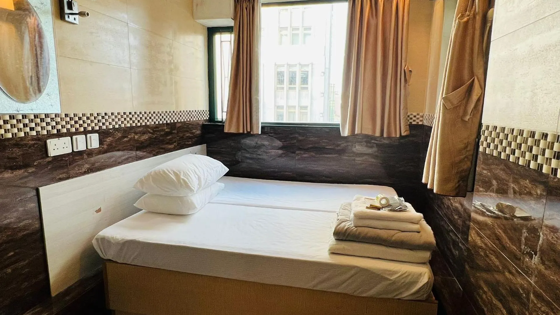 3D Inn Hong Kong Romance 0*,  China